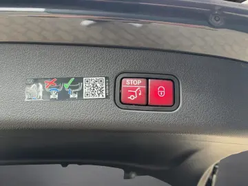 MERCEDES-BENZ GLC 300 d AMGPLUS PANO HUD AHK BUR.