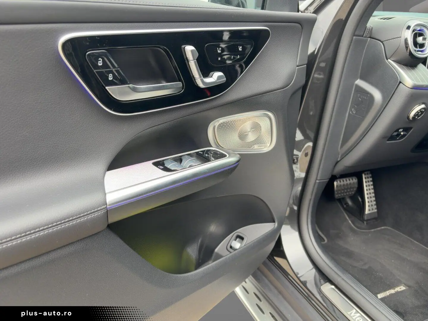 MERCEDES-BENZ GLC 300 d AMGPLUS PANO HUD AHK BUR.