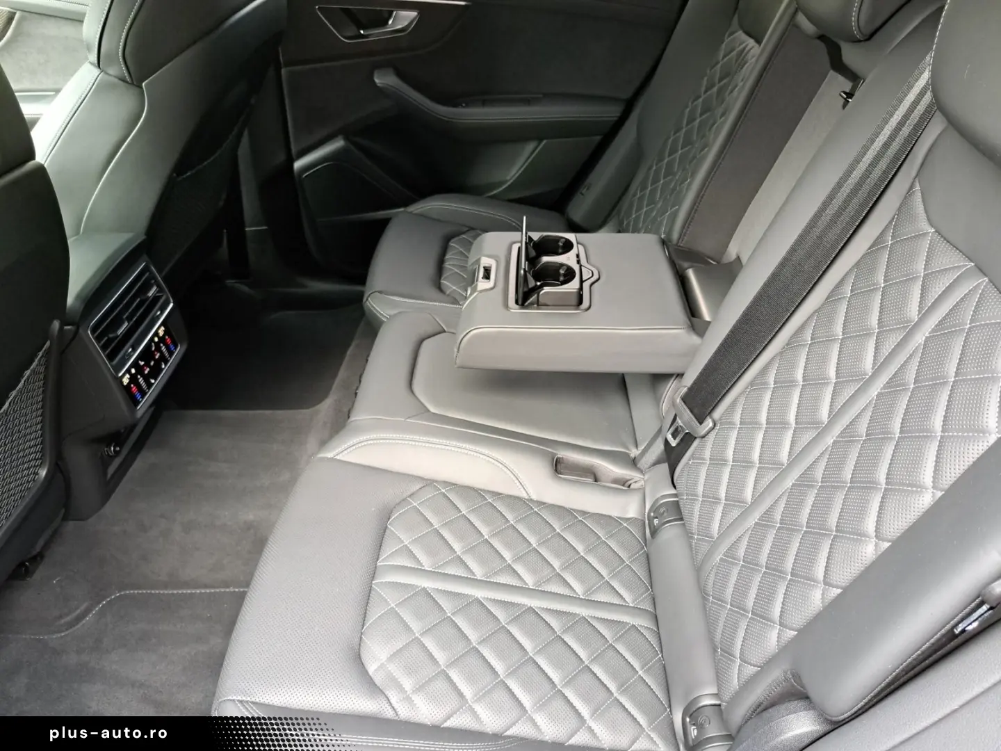 AUDI SQ8 TFSI quattro tiptr. AHK PANO 23  STANDHEIZ S