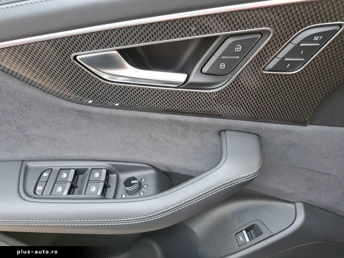 AUDI SQ8 TFSI quattro tiptr. AHK PANO 23  STANDHEIZ S