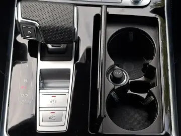 AUDI SQ8 TFSI quattro tiptr. AHK PANO 23  STANDHEIZ S