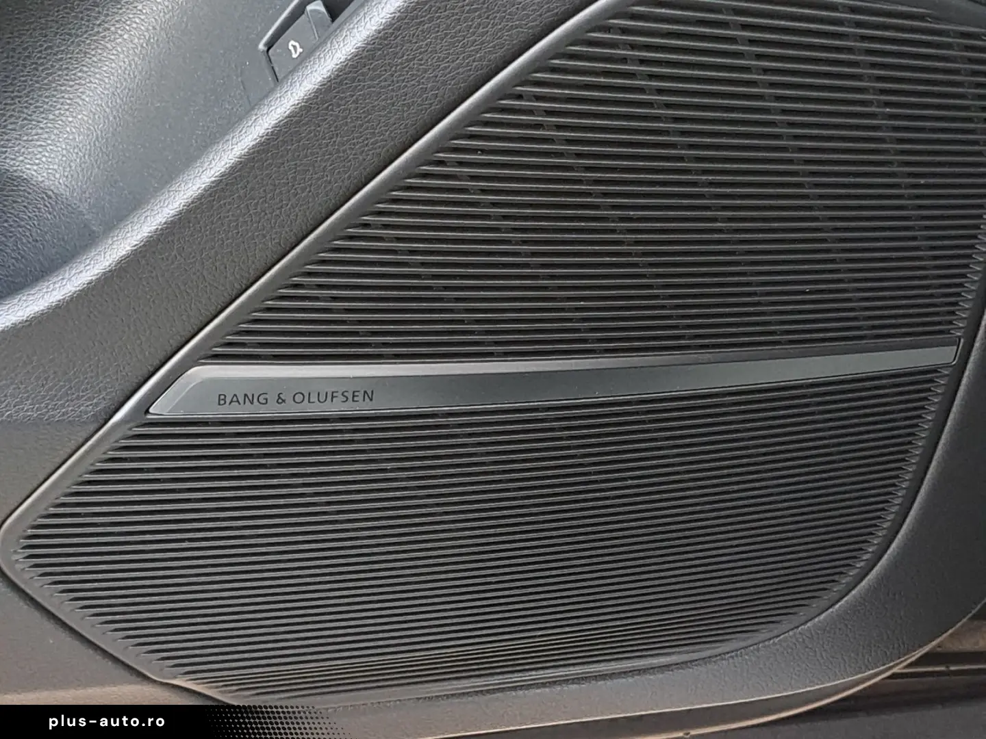 AUDI SQ8 TFSI quattro tiptr. AHK PANO 23  STANDHEIZ S