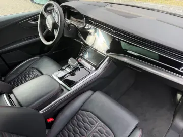 AUDI RSQ8 4.0TFSI Quattro Pano B&O Matrix AHK