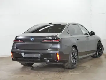 BMW i7 xDrive60 M Sport PRO   ExecutiveLounge