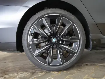 BMW i7 xDrive60 M Sport PRO   ExecutiveLounge