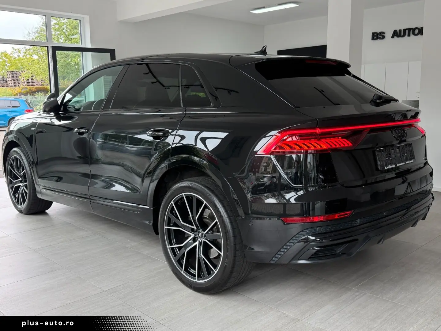 AUDI Q8 55 TFSI Quattro S-Line   B&W Advanced   Pano