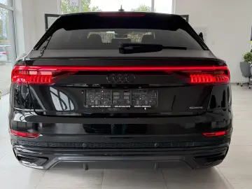 AUDI Q8 55 TFSI Quattro S-Line   B&W Advanced   Pano