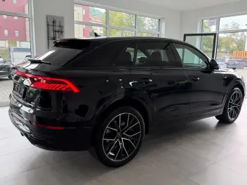 AUDI Q8 55 TFSI Quattro S-Line   B&W Advanced   Pano