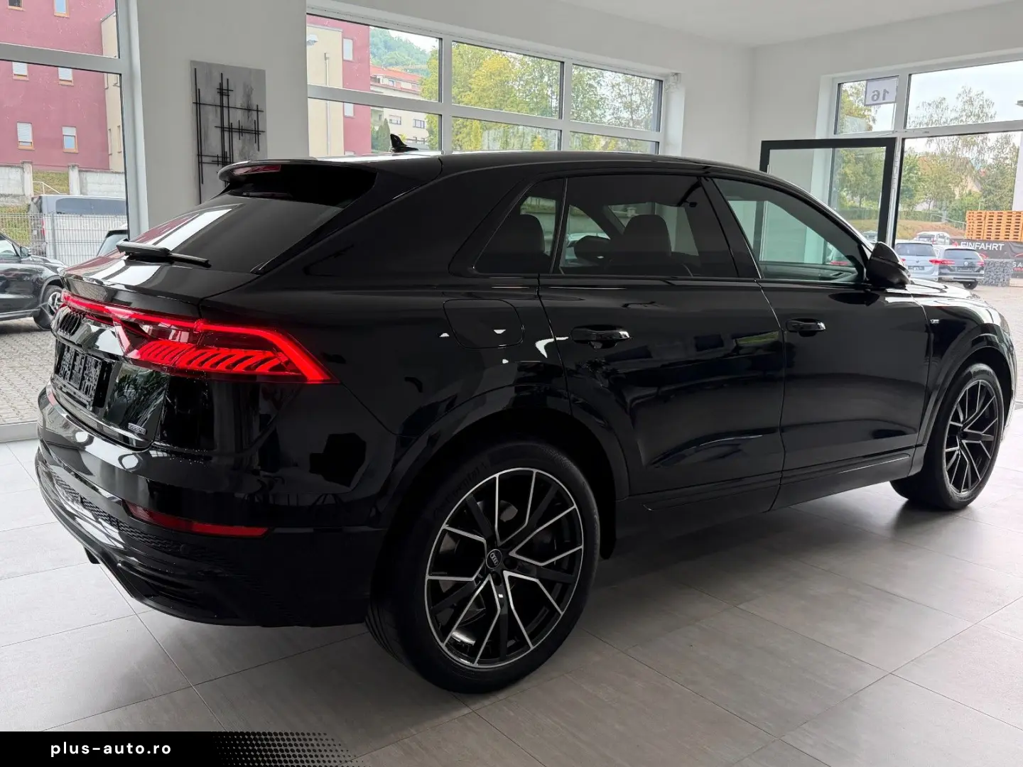 AUDI Q8 55 TFSI Quattro S-Line   B&W Advanced   Pano