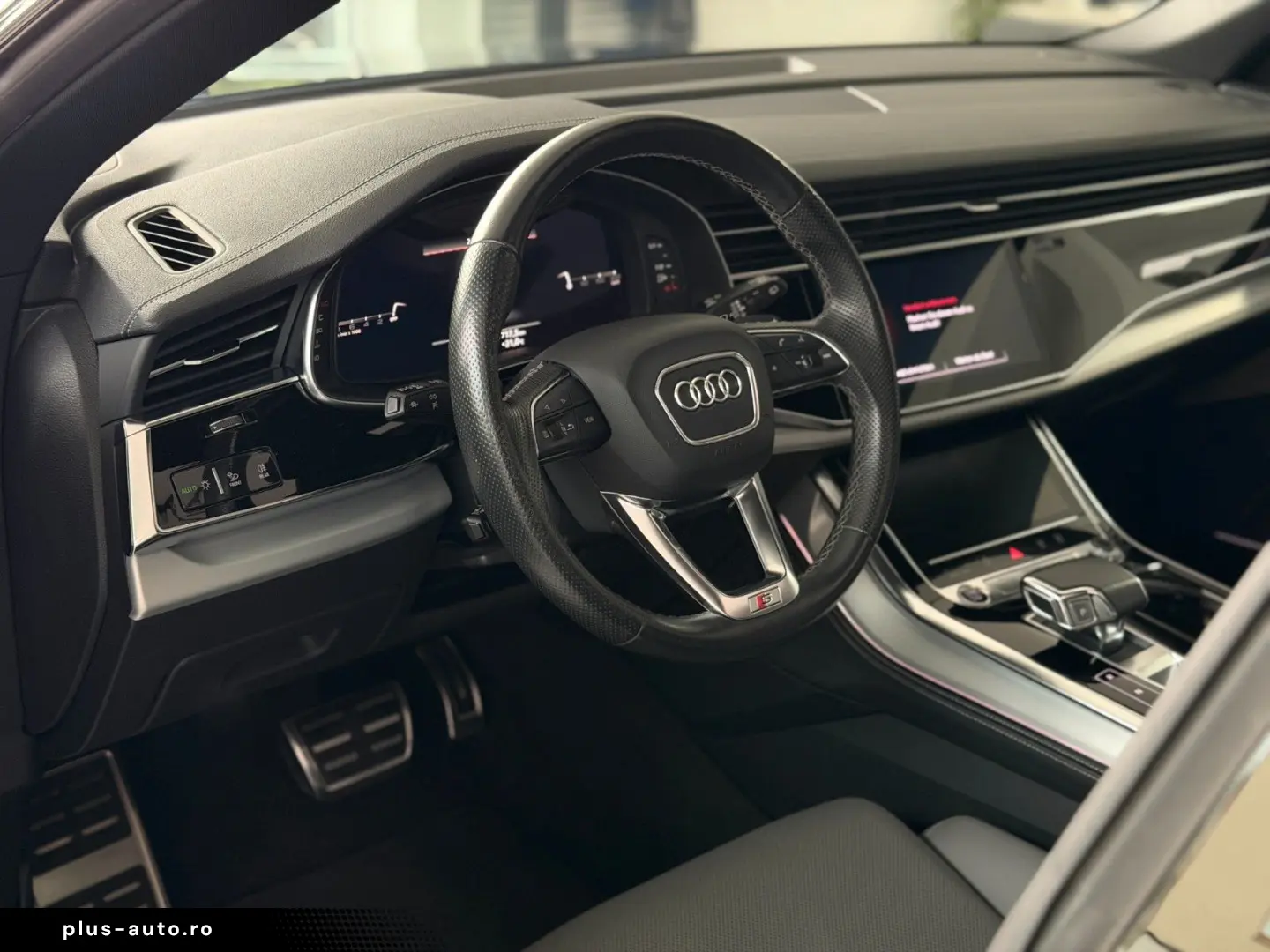 AUDI Q8 55 TFSI Quattro S-Line   B&W Advanced   Pano