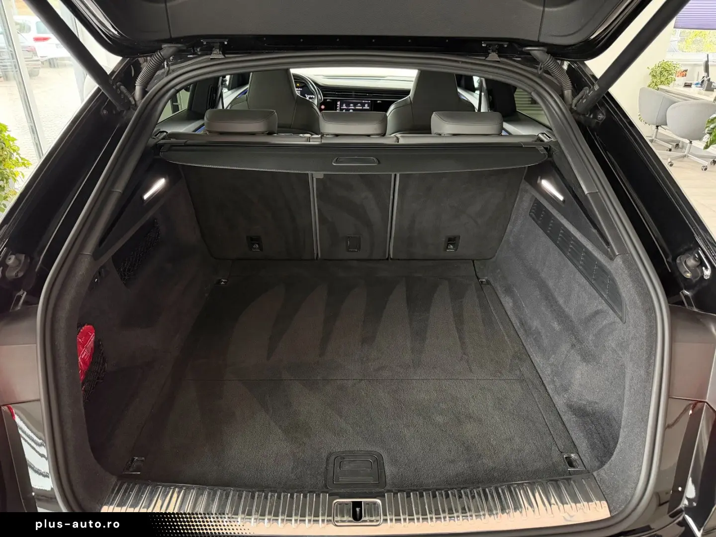 AUDI Q8 55 TFSI Quattro S-Line   B&W Advanced   Pano