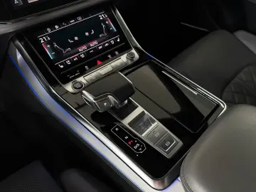 AUDI Q8 55 TFSI Quattro S-Line   B&W Advanced   Pano