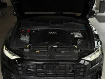 AUDI Q8 55 TFSI Quattro S-Line   B&W Advanced   Pano