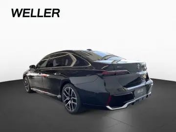 BMW 750e xDr M Sport AktivL Pano AHK B&W 360  DAPro