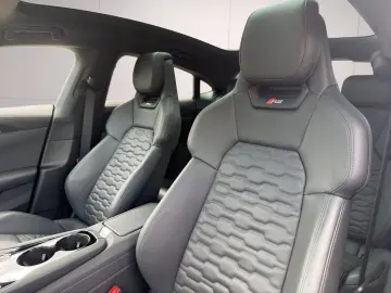 AUDI RS e-tron GT quattro