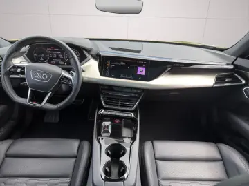 AUDI RS e-tron GT quattro