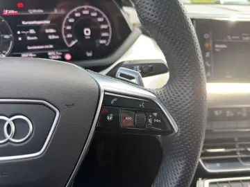 AUDI RS e-tron GT quattro