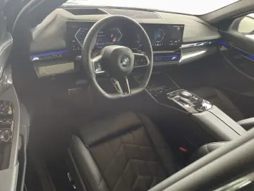 BMW 520i Lim M SPORT AdLED AHK Pano StHz 360  DAPro