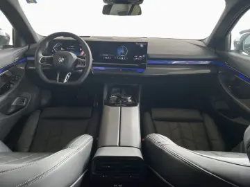 BMW 520i Lim M SPORT AdLED AHK Pano StHz 360  DAPro