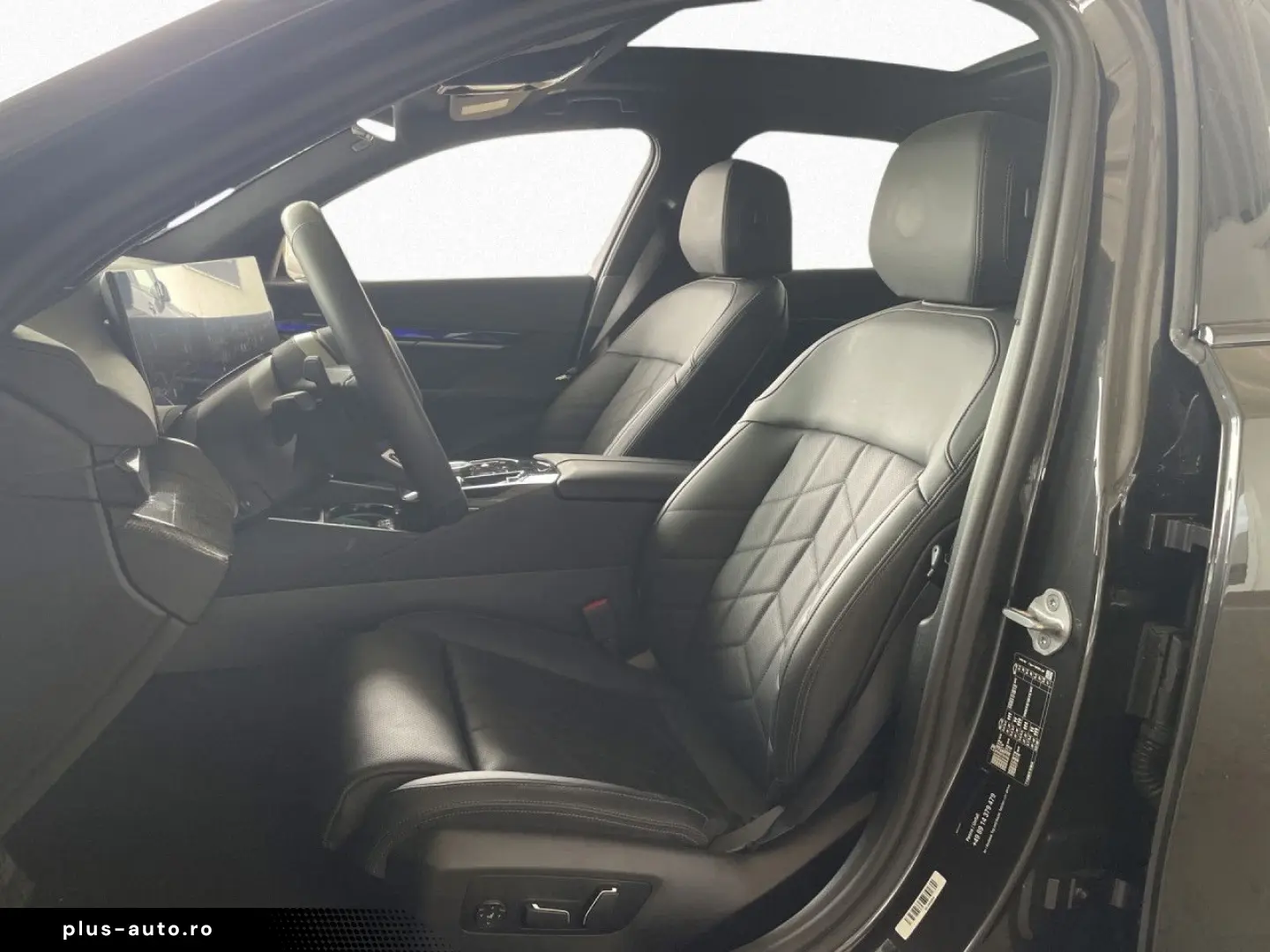 BMW 520i Lim M SPORT AdLED AHK Pano StHz 360  DAPro