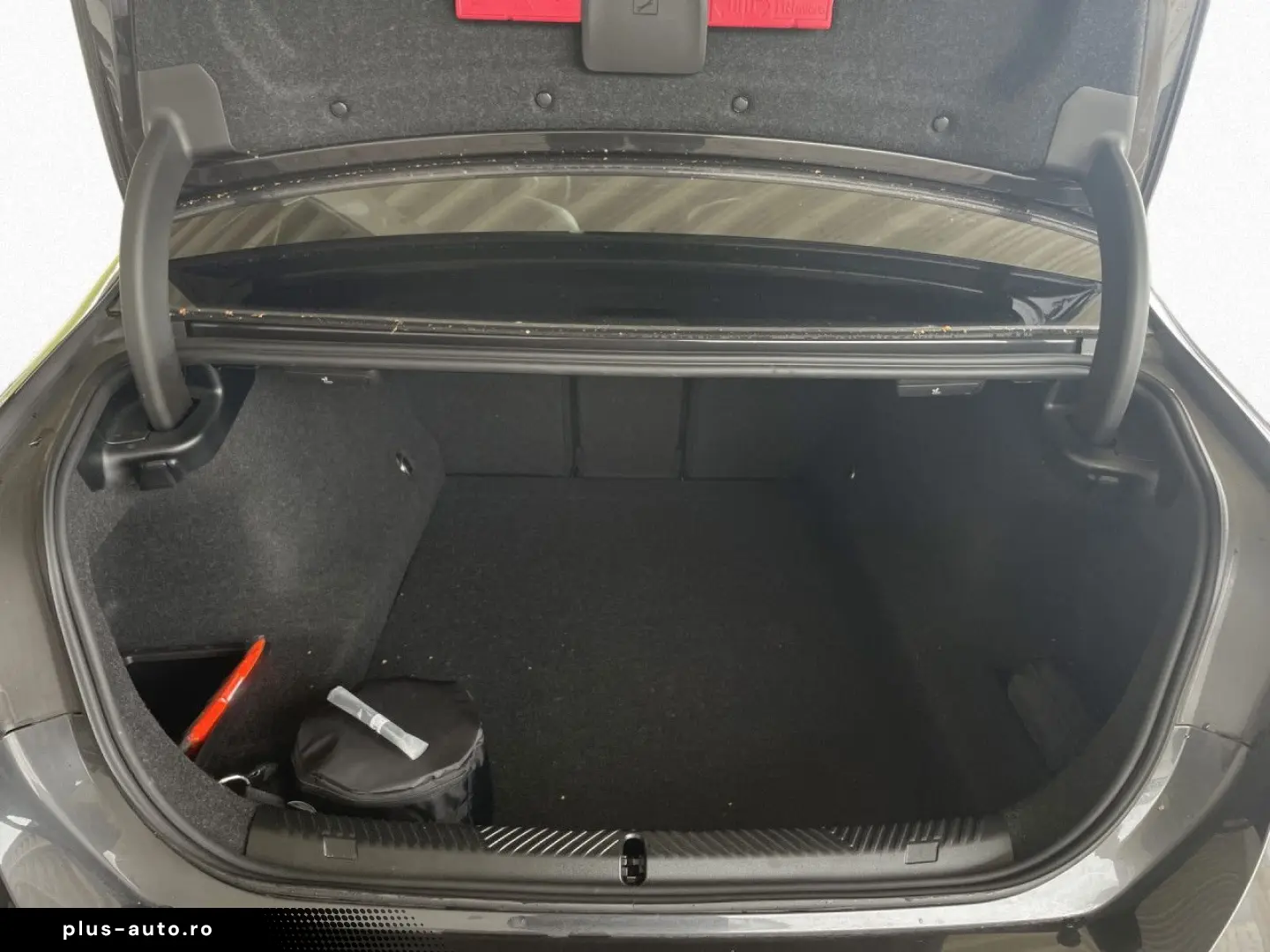 BMW 520i Lim M SPORT AdLED AHK Pano StHz 360  DAPro