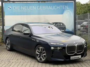 BMW i7 M70 xDrive M Sport INDIVIDUAL B&W TV Lounge