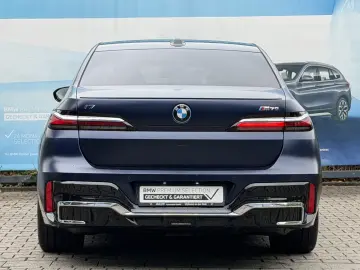 BMW i7 M70 xDrive M Sport INDIVIDUAL B&W TV Lounge