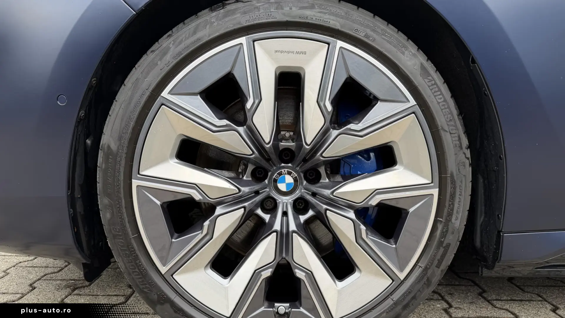 BMW i7 M70 xDrive M Sport INDIVIDUAL B&W TV Lounge