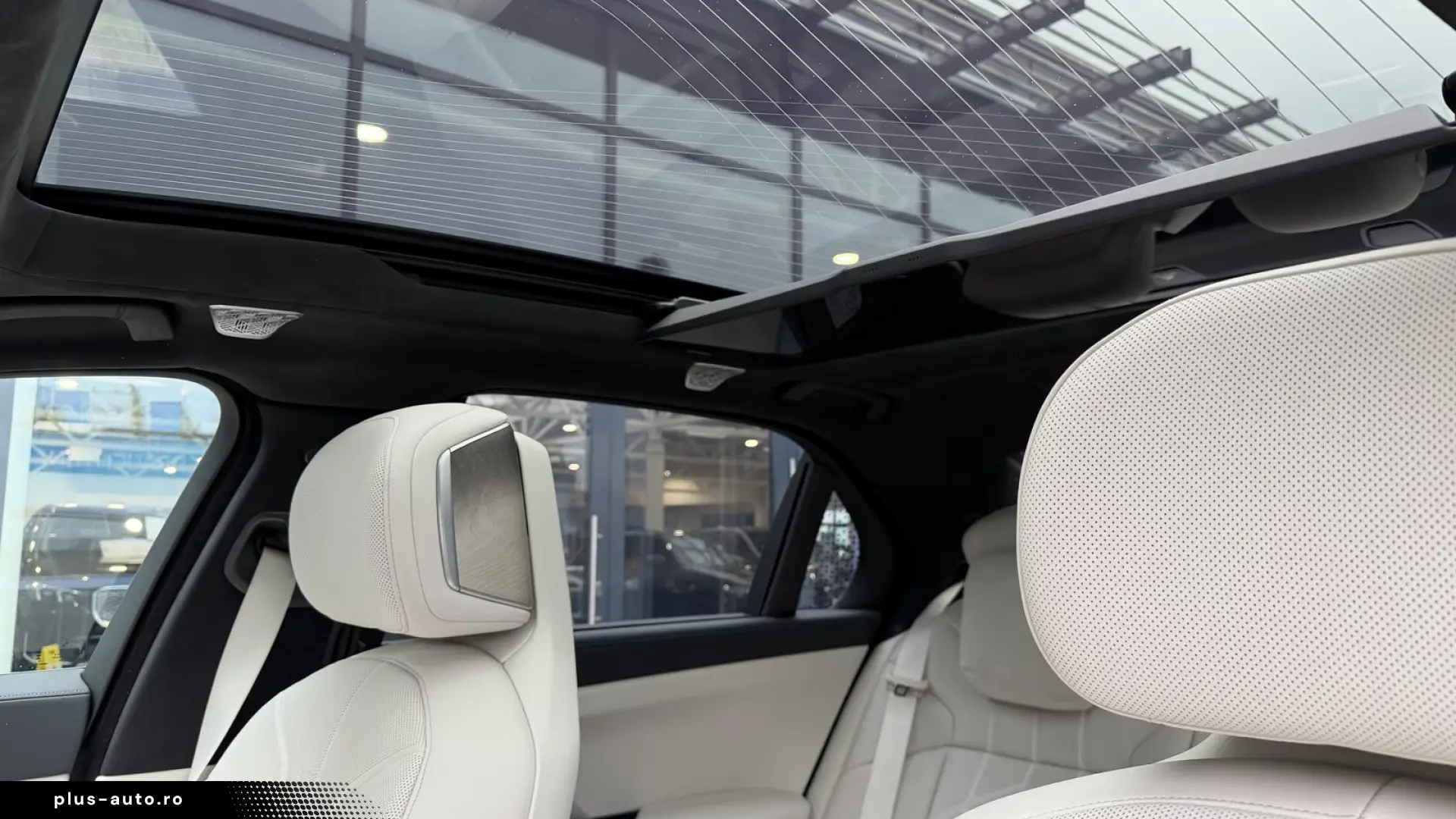 BMW i7 M70 xDrive M Sport INDIVIDUAL B&W TV Lounge