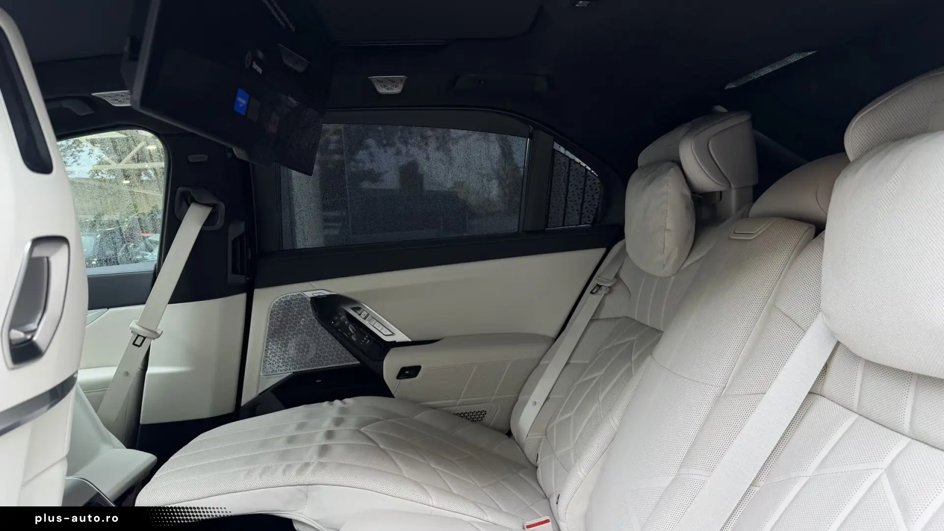 BMW i7 M70 xDrive M Sport INDIVIDUAL B&W TV Lounge