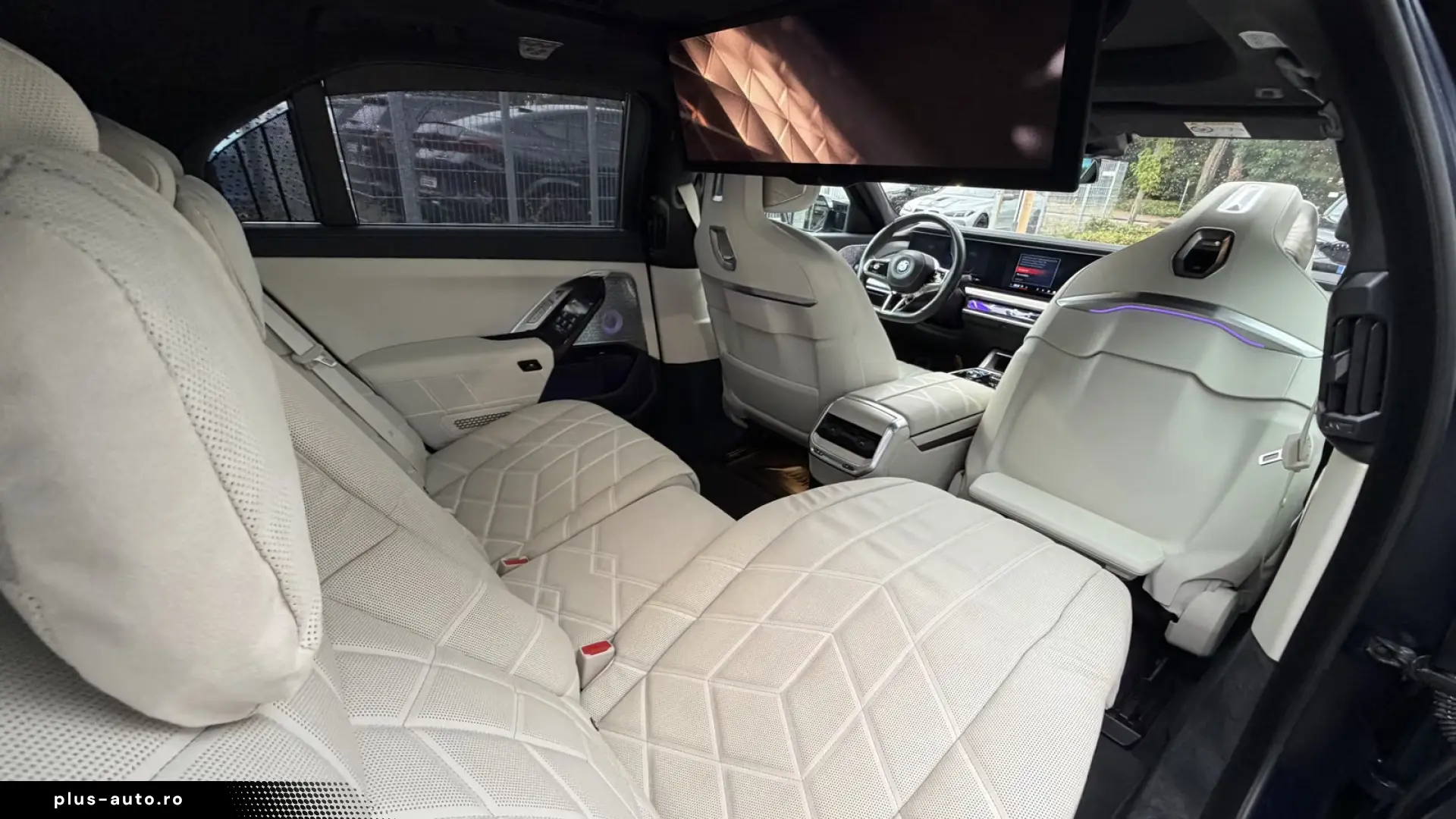 BMW i7 M70 xDrive M Sport INDIVIDUAL B&W TV Lounge