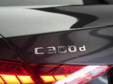MERCEDES-BENZ C 300 d 9G-Tronic Avantgarde Leder Dis…