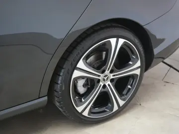 MERCEDES-BENZ C 300 d 9G-Tronic Avantgarde Leder Dis…