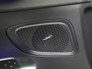 MERCEDES-BENZ C 300 d 9G-Tronic Avantgarde Leder Dis…