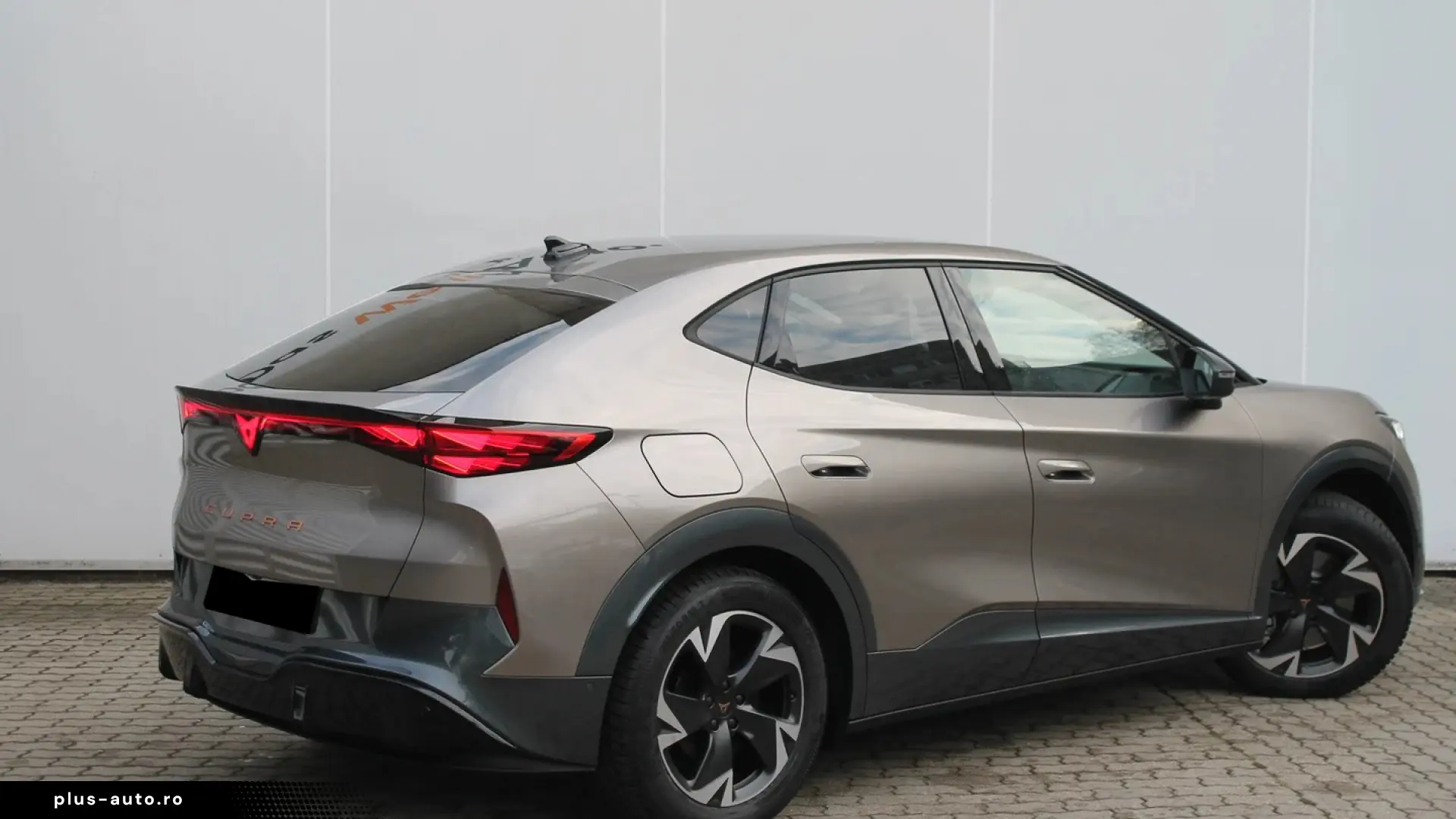 Cupra Tavascan - ELECTRIC