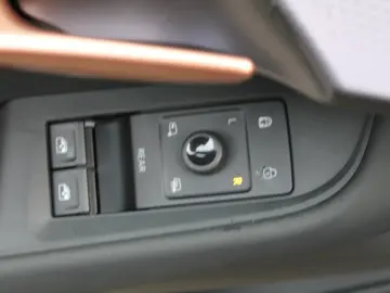 Cupra Tavascan - ELECTRIC