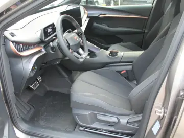 Cupra Tavascan - ELECTRIC