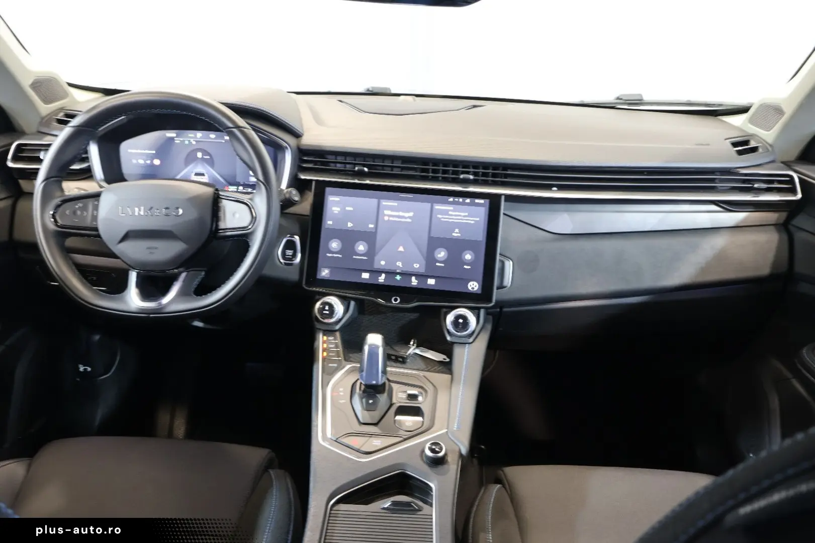 LYNC AND CO 01 1.5 T HEV ACC 360  LED INFINITY CARPLAY PANO