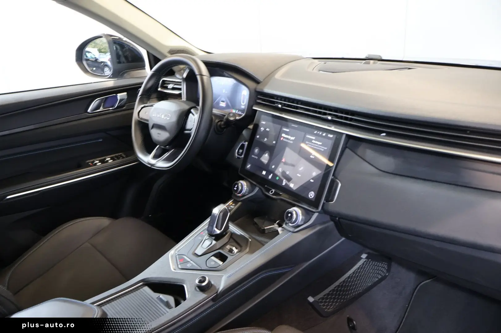 LYNC AND CO 01 1.5 T HEV ACC 360  LED INFINITY CARPLAY PANO