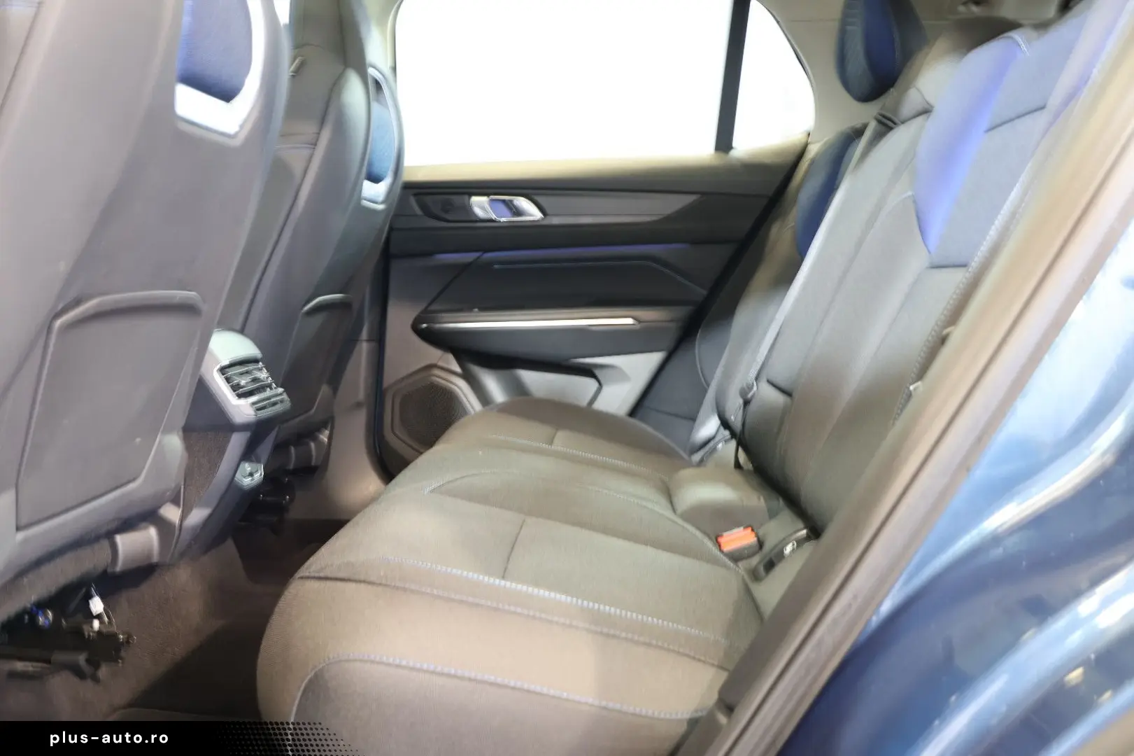 LYNC AND CO 01 1.5 T HEV ACC 360  LED INFINITY CARPLAY PANO