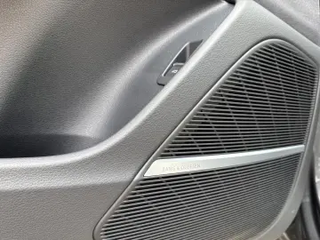AUDI Q8 50 TDI Quattro S-Line Pano HuD AHK