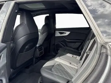AUDI Q8 50 TDI Quattro S-Line Pano HuD AHK