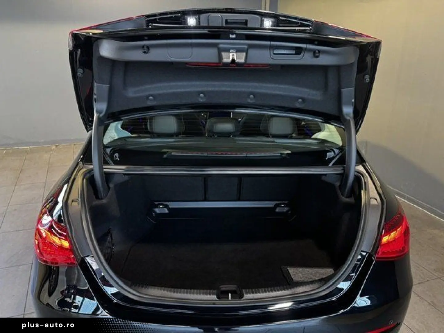 MERCEDES-BENZ C 200d Avantgarde Pano Burmester 360'
