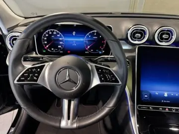 MERCEDES-BENZ C 200d Avantgarde Pano Burmester 360'