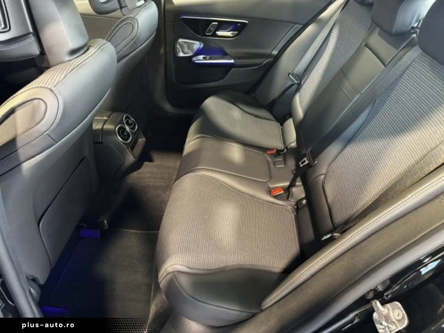 MERCEDES-BENZ C 200d Avantgarde Pano Burmester 360'
