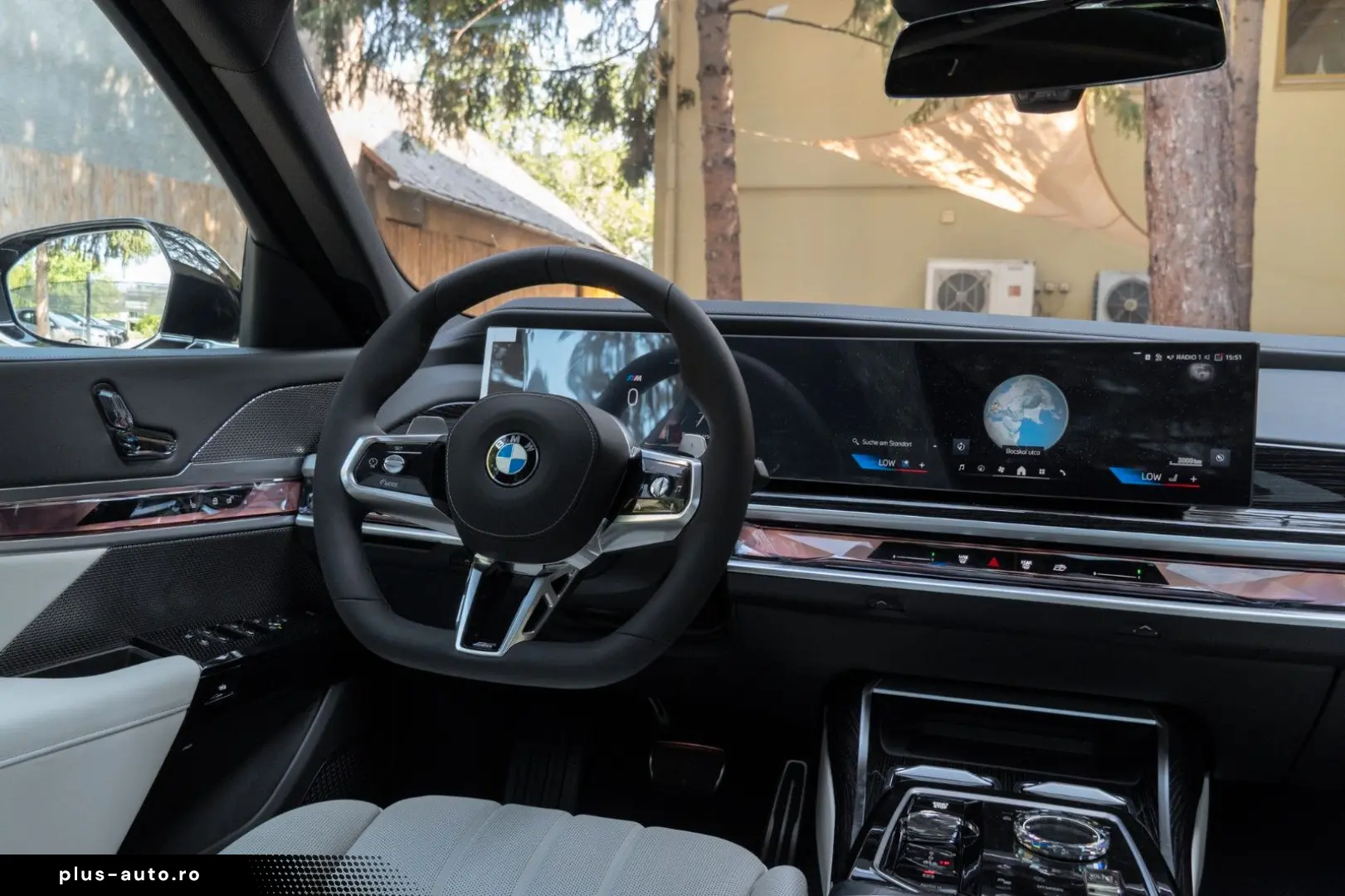 BMW 740d M SPORT.DR.ASS.PRO.MASSAGE.SKY.AUT.TÜR.AHK