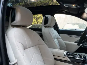 BMW 740d M SPORT.DR.ASS.PRO.MASSAGE.SKY.AUT.TÜR.AHK