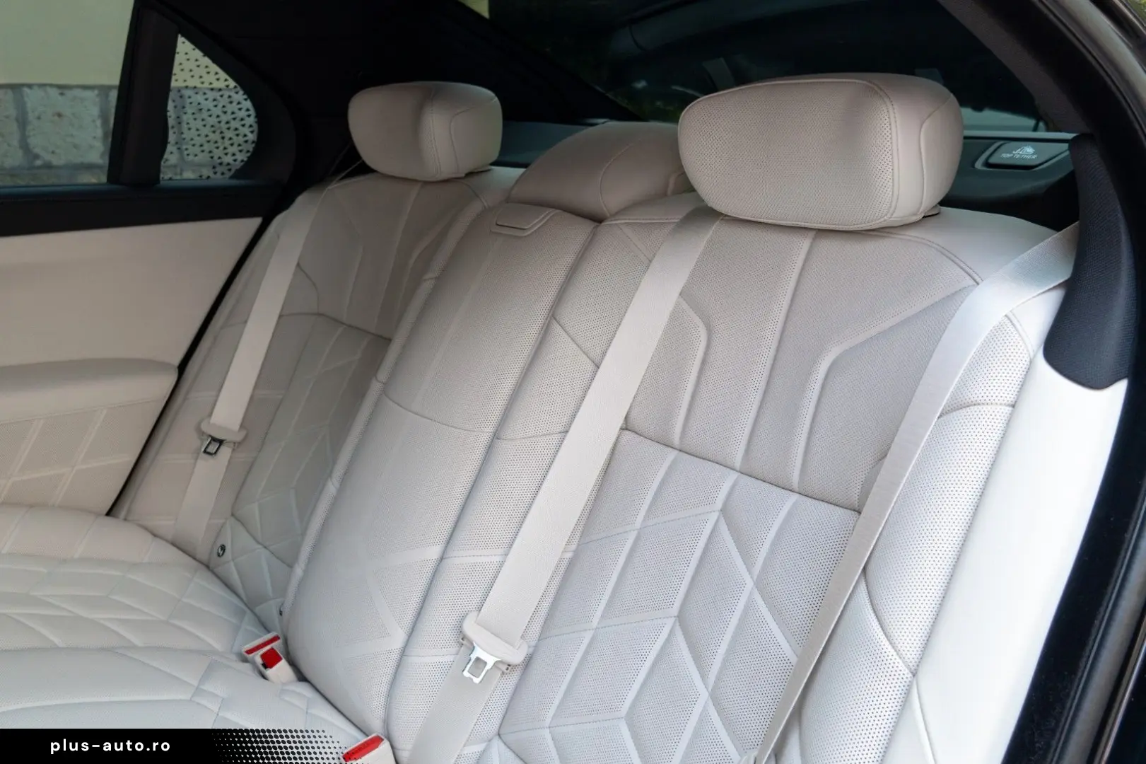 BMW 740d M SPORT.DR.ASS.PRO.MASSAGE.SKY.AUT.TÜR.AHK