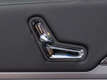 BMW 740d M SPORT.DR.ASS.PRO.MASSAGE.SKY.AUT.TÜR.AHK