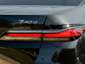 BMW 740d M SPORT.DR.ASS.PRO.MASSAGE.SKY.AUT.TÜR.AHK